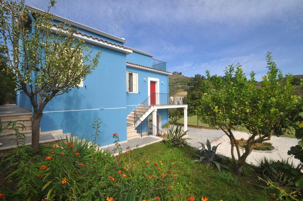 La Casa Blu Apartment Mirabella Imbaccari Екстериор снимка